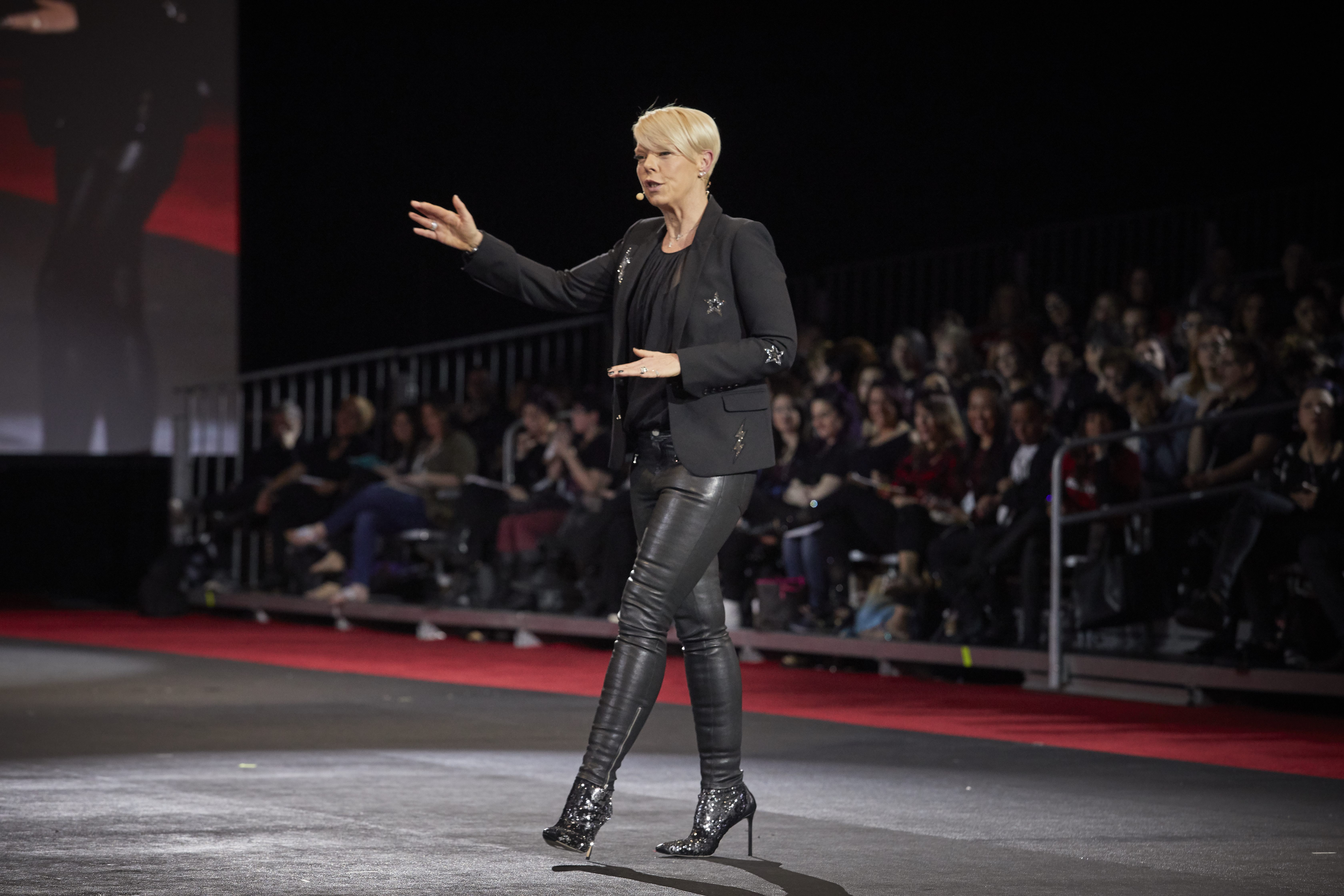 6707209d75d0520097a4 matrix destination 2018  dmc  8s8a0040