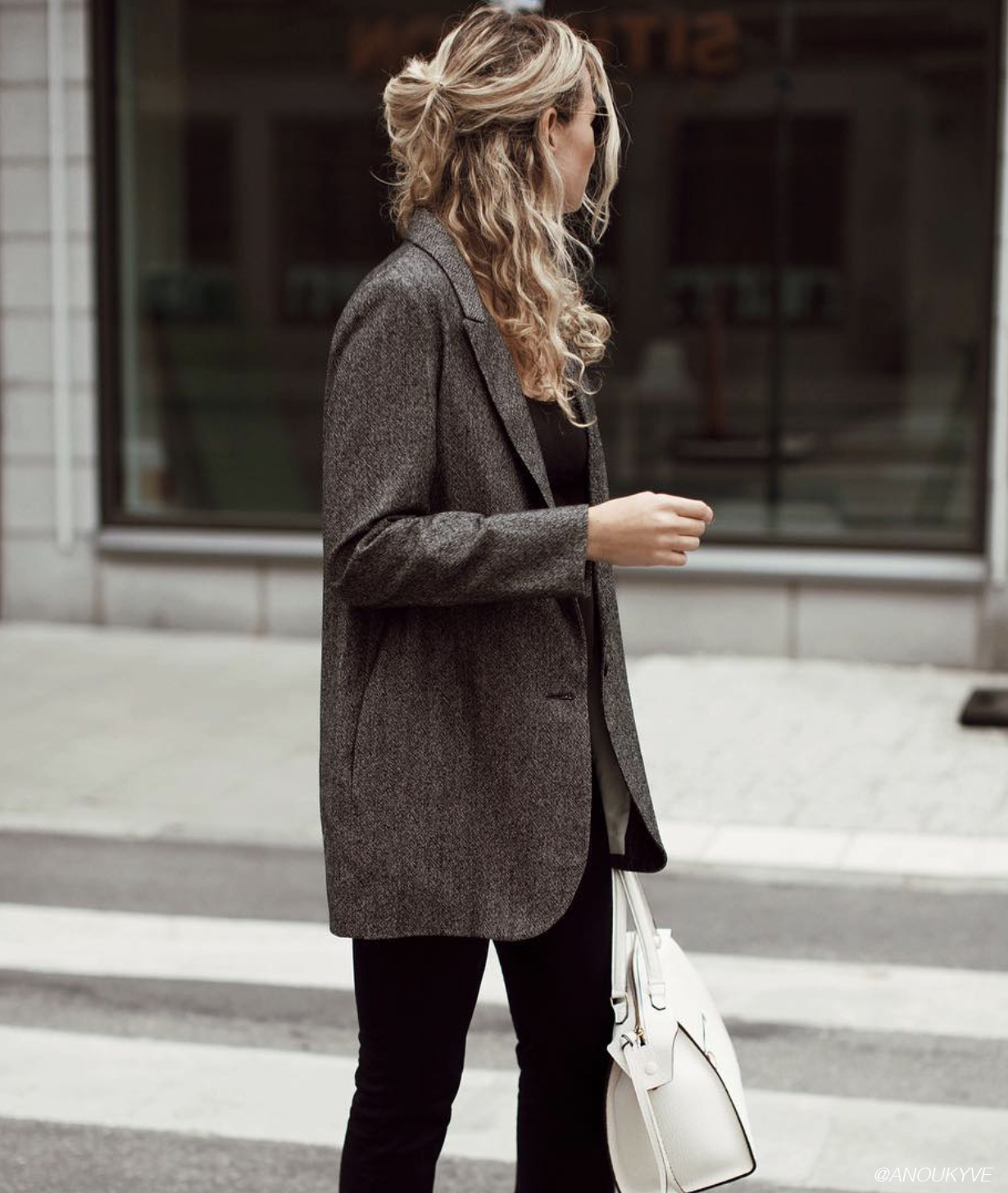 8a0d6320e40fbc5fd3f2 undone hair