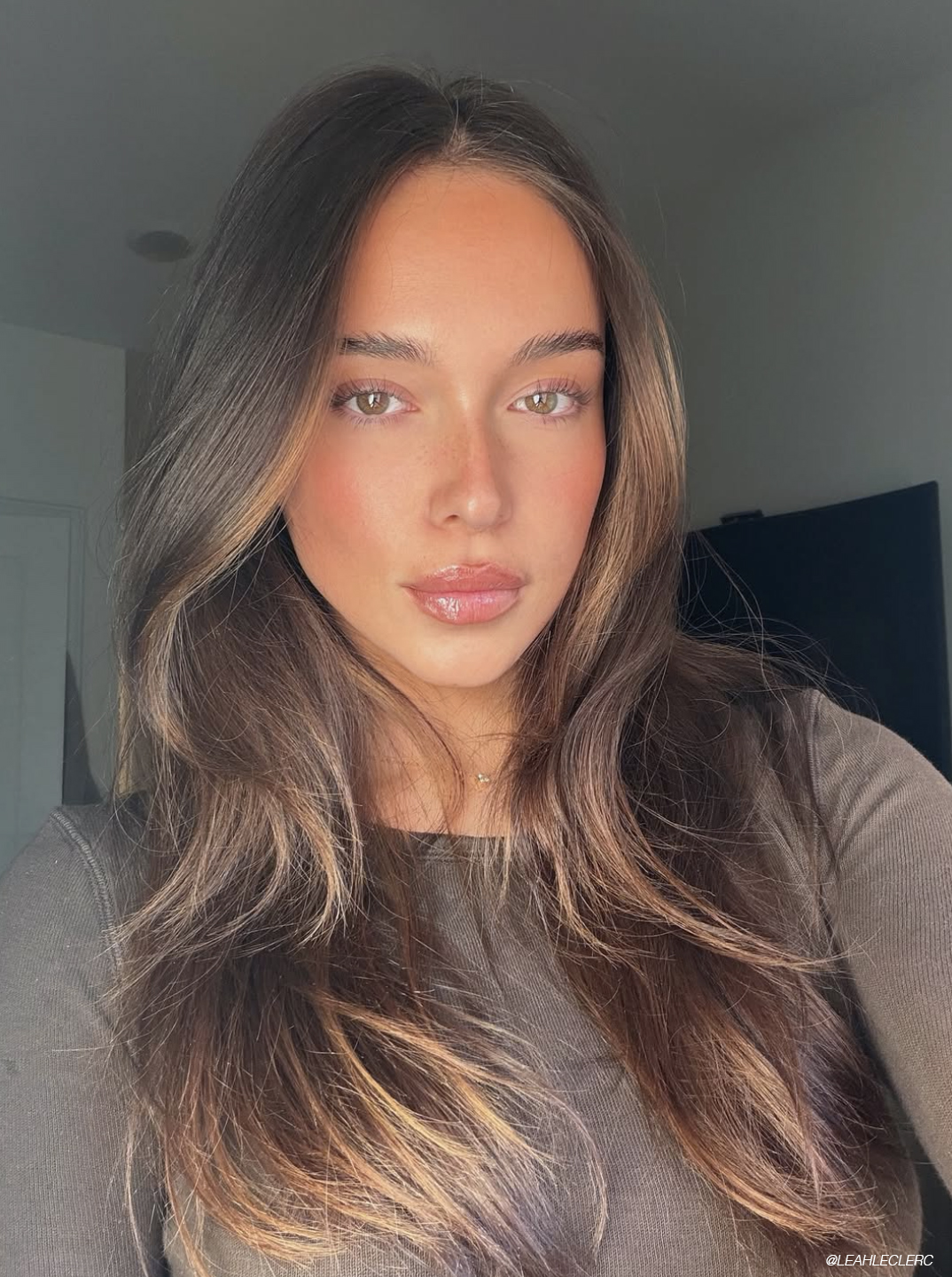 C236cf3e0244a8878f5c dermaplaning