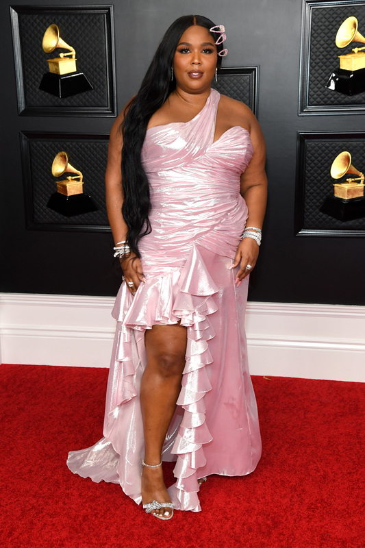 Get The Look: Lizzo at the 2021 Grammy&#39;s - Bangstyle - House of Hair Inspiration