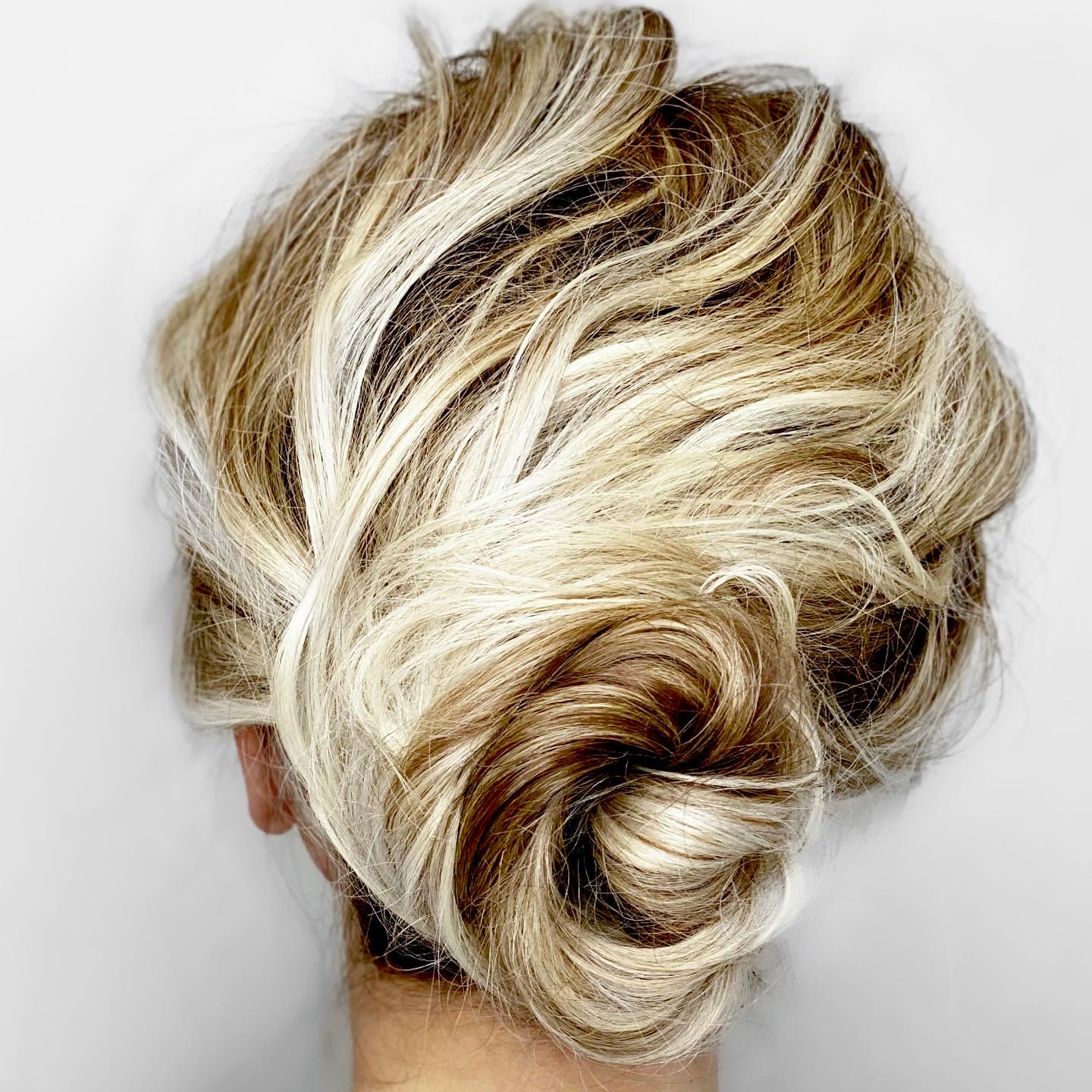 Hair Tutorial: Textured Bun! | Anna Saccone Joly