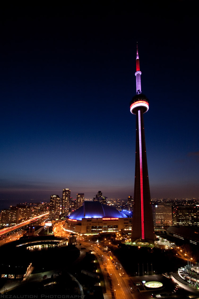 20091130_cn_tower_rooftop