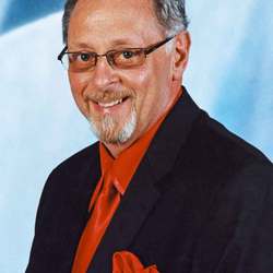 Re sized 39ed7610af724d465a0e lo    larry oskin photograph 2 lr 31kb