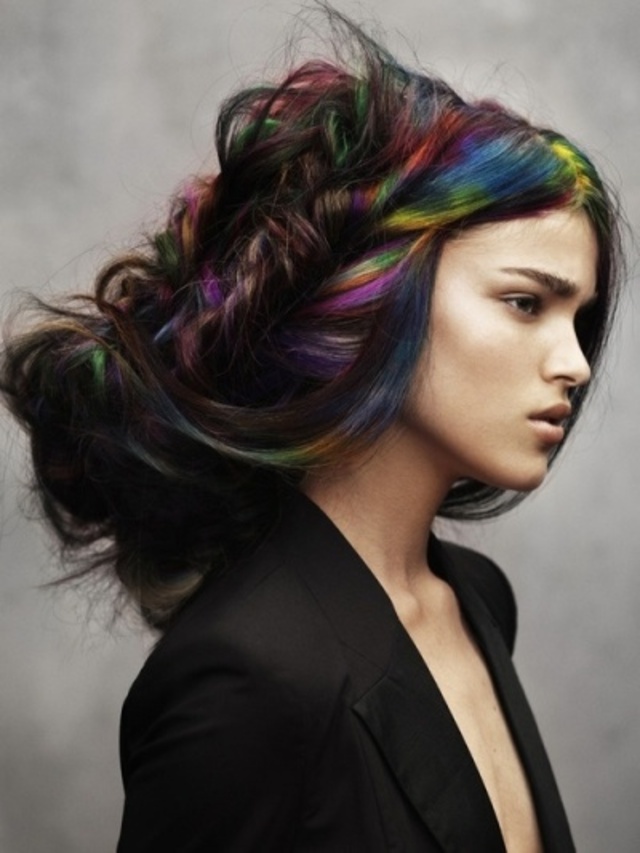 Knotted, messy, colors - Avant garde.