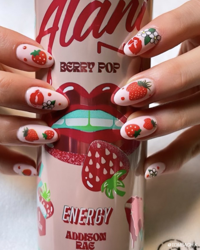 Re sized 5550b292800d50d23207 strawberry nails