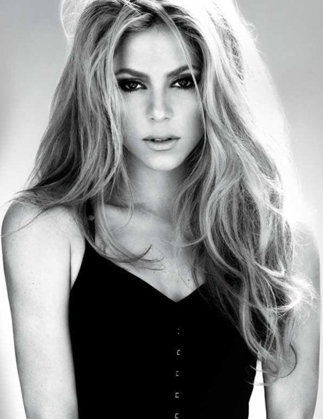 Shakira Straight &amp; Thick Hair