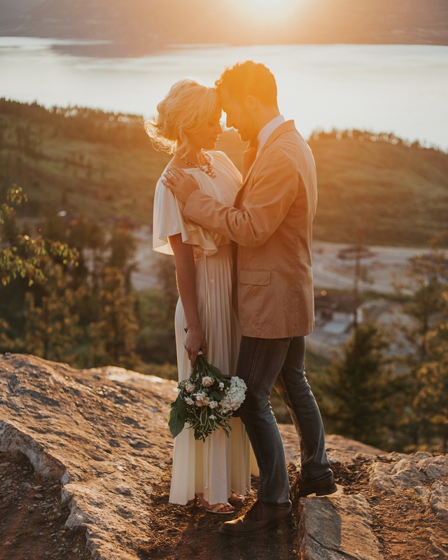 Bridal Bliss
Photography Lexy Parks
Makeup Alustria MUA
Hair Tanya Milnes @stylesbytanyam 
Models Tina and Caleb 