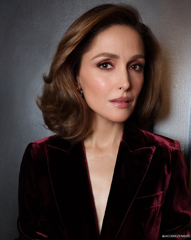 Re sized 750000a3c190f5066beb rose byrne brunette