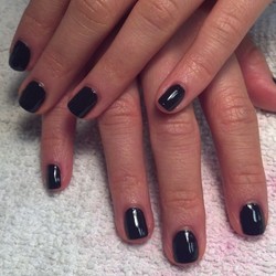 Re sized 94866686beb9d7c93c93 cnd mani