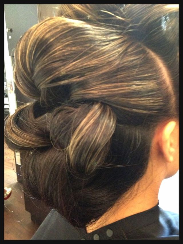 Pin-Up Style Up-Do
