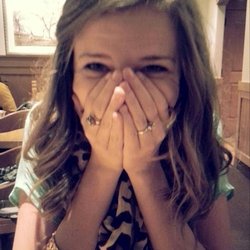 Re sized a95a77e68144e5436586 pretty girl laughing 25