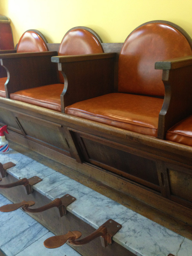 Bolt-Barbers-Shoe-Shine Big