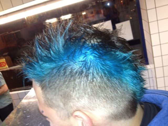 blue stripe hair