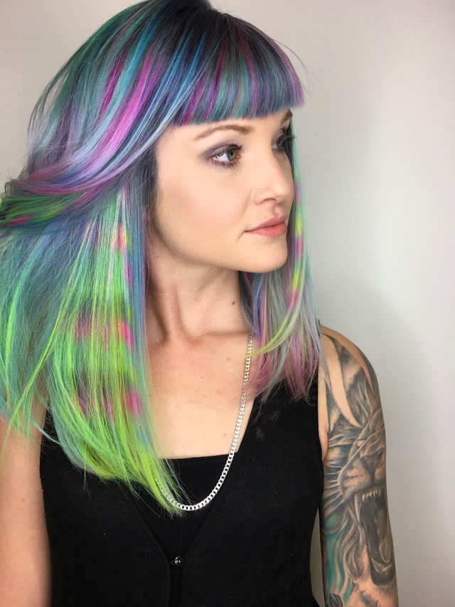 Hologram hair with feathers