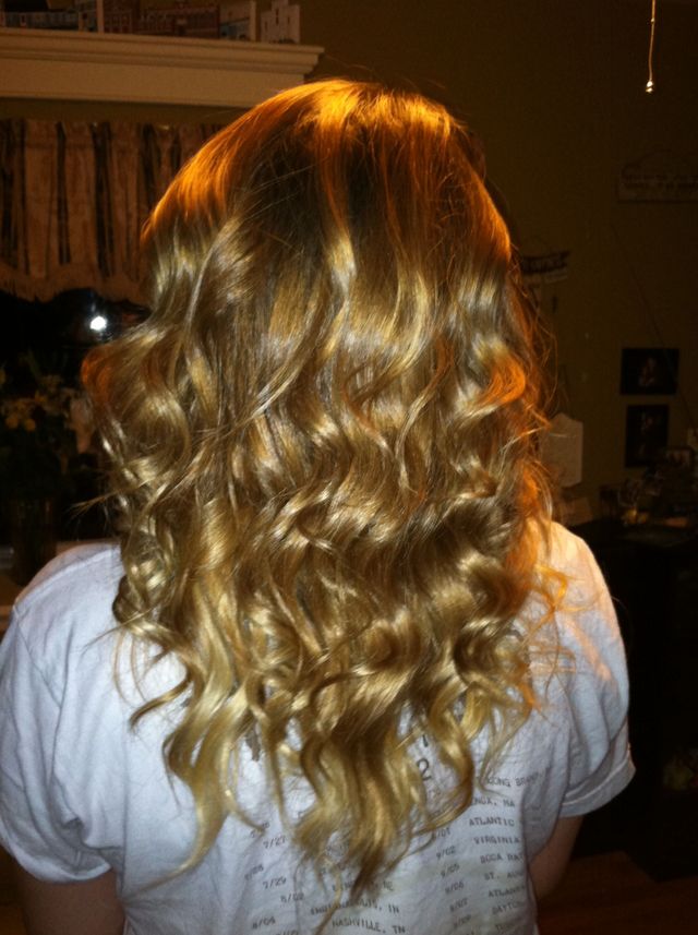 curled blonde ombre