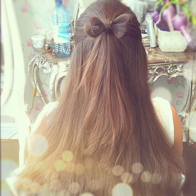Hair bow.