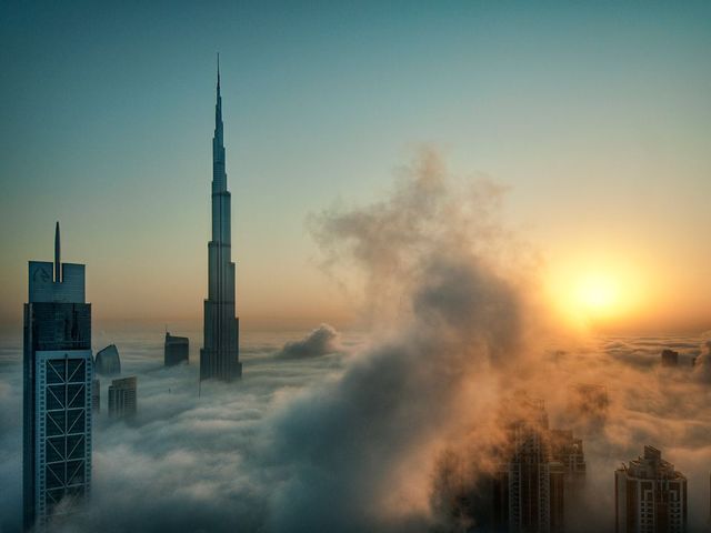 dubai-skyscrapers-fog_42697_990x742