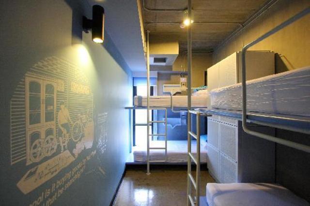deluxe-dorm-shared-bathroom