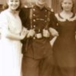 Re sized fb1436505822 1366298075 ava