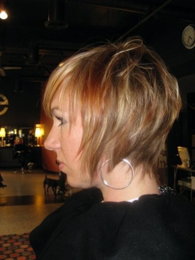 love this cut and color