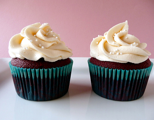 red-velvet-cupcakes-1-525
