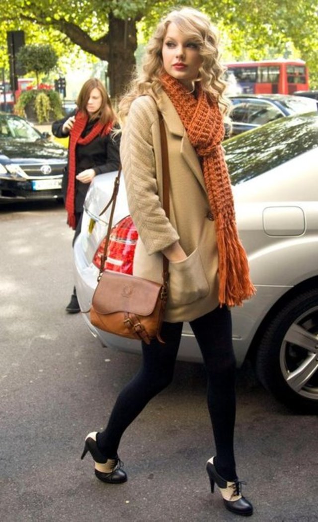 taylor-swift-and-topshop-knot-tassel-scarf-gallery