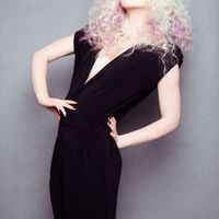 Thumb curlyfrizz%20blond%20long%20lilacblue%20pieces 1398667067