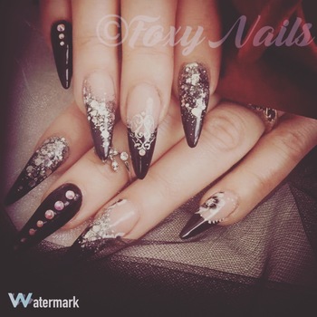 Foxy Nails