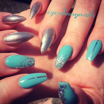 Jealousy Nails 