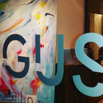 Gus Salon Art